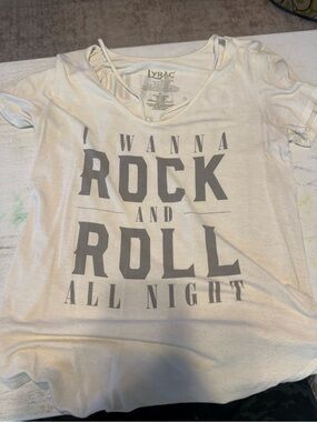 Lyric Culture KISS Rock and Roll All Nite Graphic Tee Women’s Large White